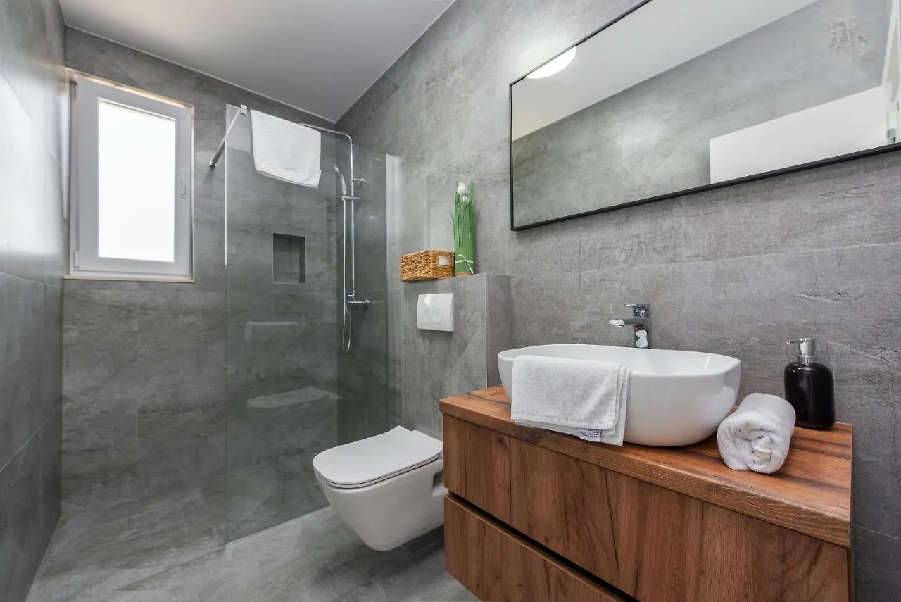 Vila Katarina Zadarvillas Tinj 0*,